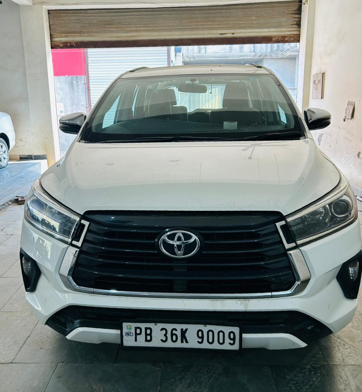 Innova Crysta image 4 Innova Crysta image 4