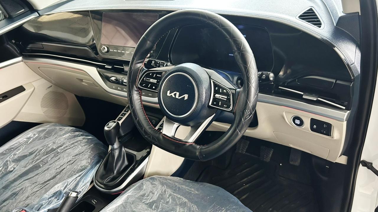 Used 2022 Kia Carens Used 2022 Kia Carens