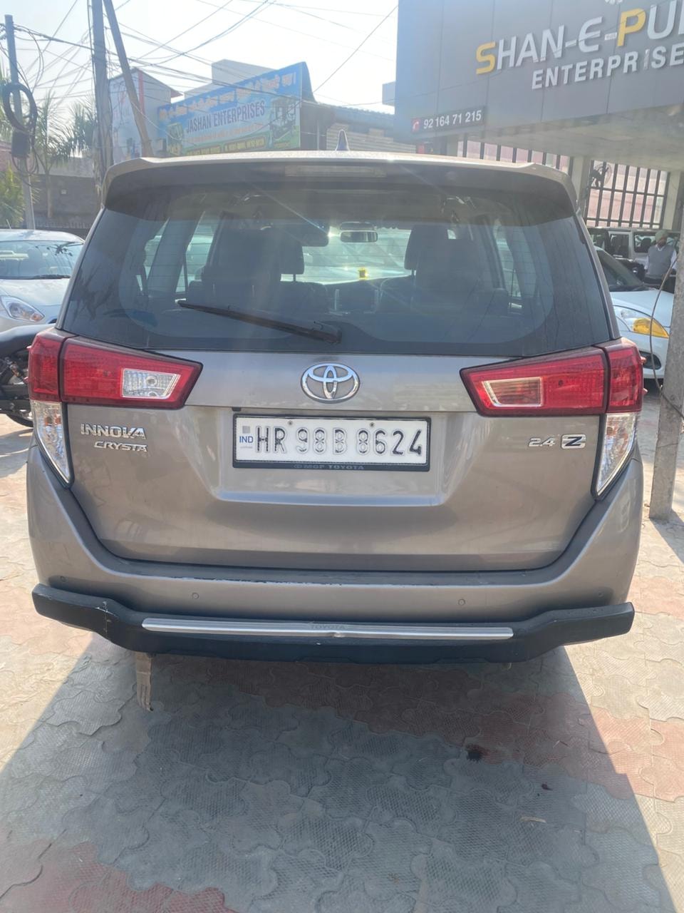 Innova Crysta image 2 Innova Crysta image 2