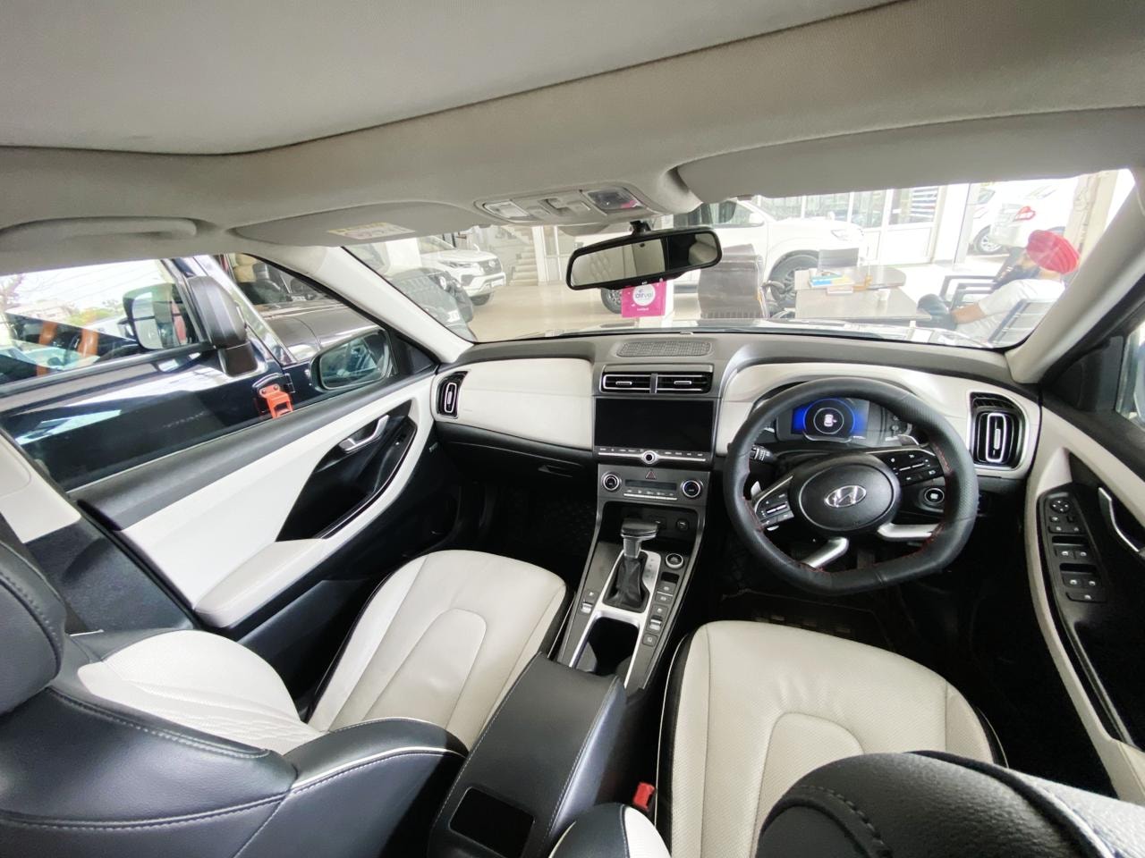 Scorpio image 5 Scorpio image 5