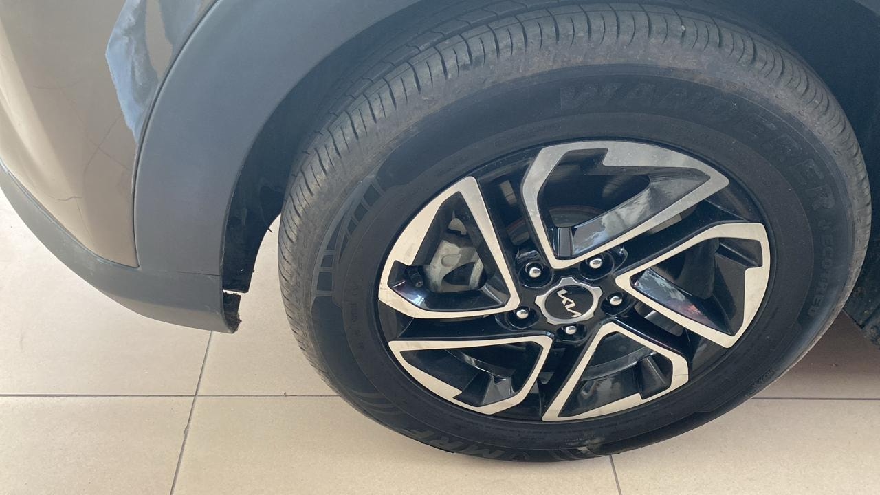 Carens image 4 Carens image 4