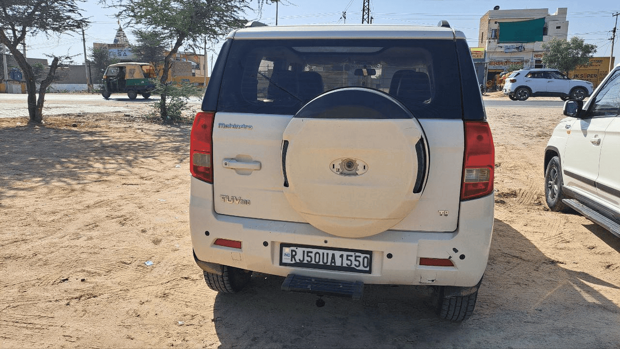 TUV300 image 3 TUV300 image 3