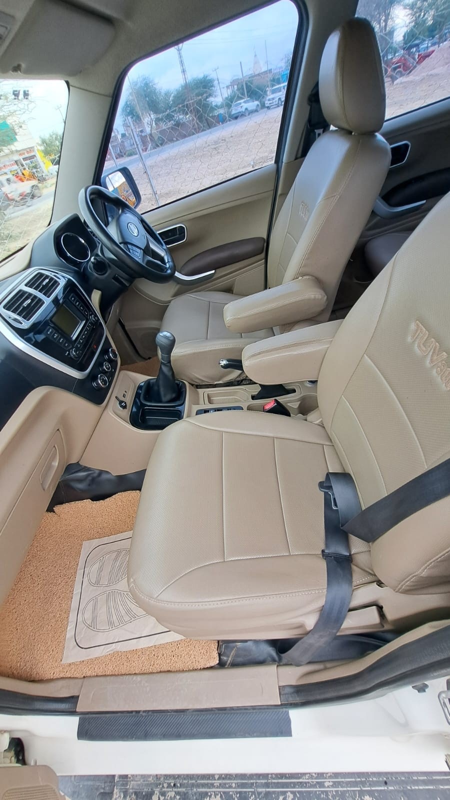 Used 2017 Mahindra TUV300 Used 2017 Mahindra TUV300