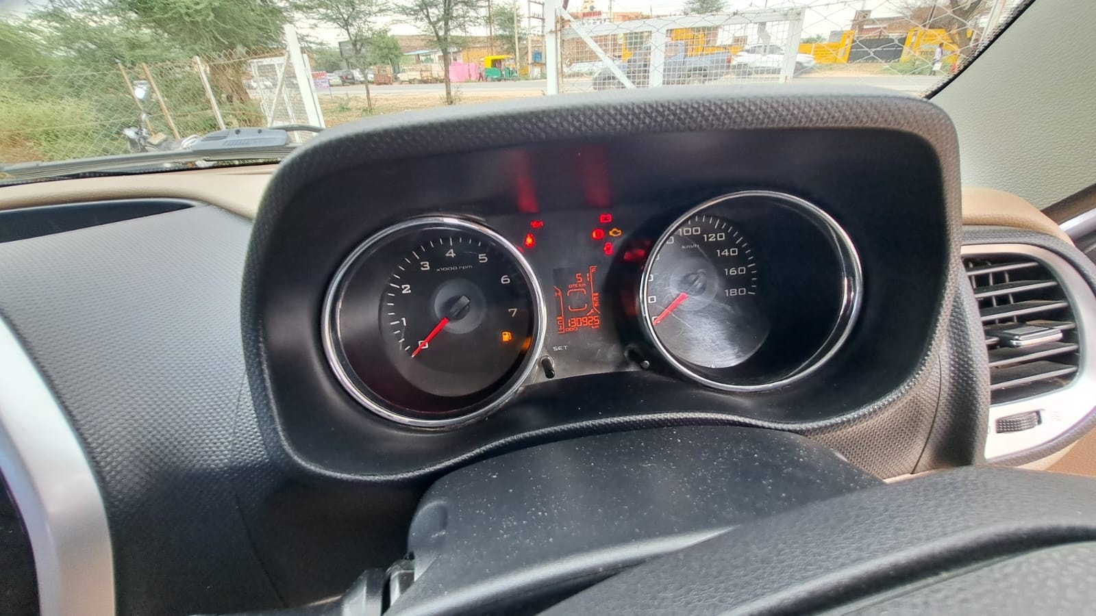 Used 2017 Mahindra TUV300 Used 2017 Mahindra TUV300