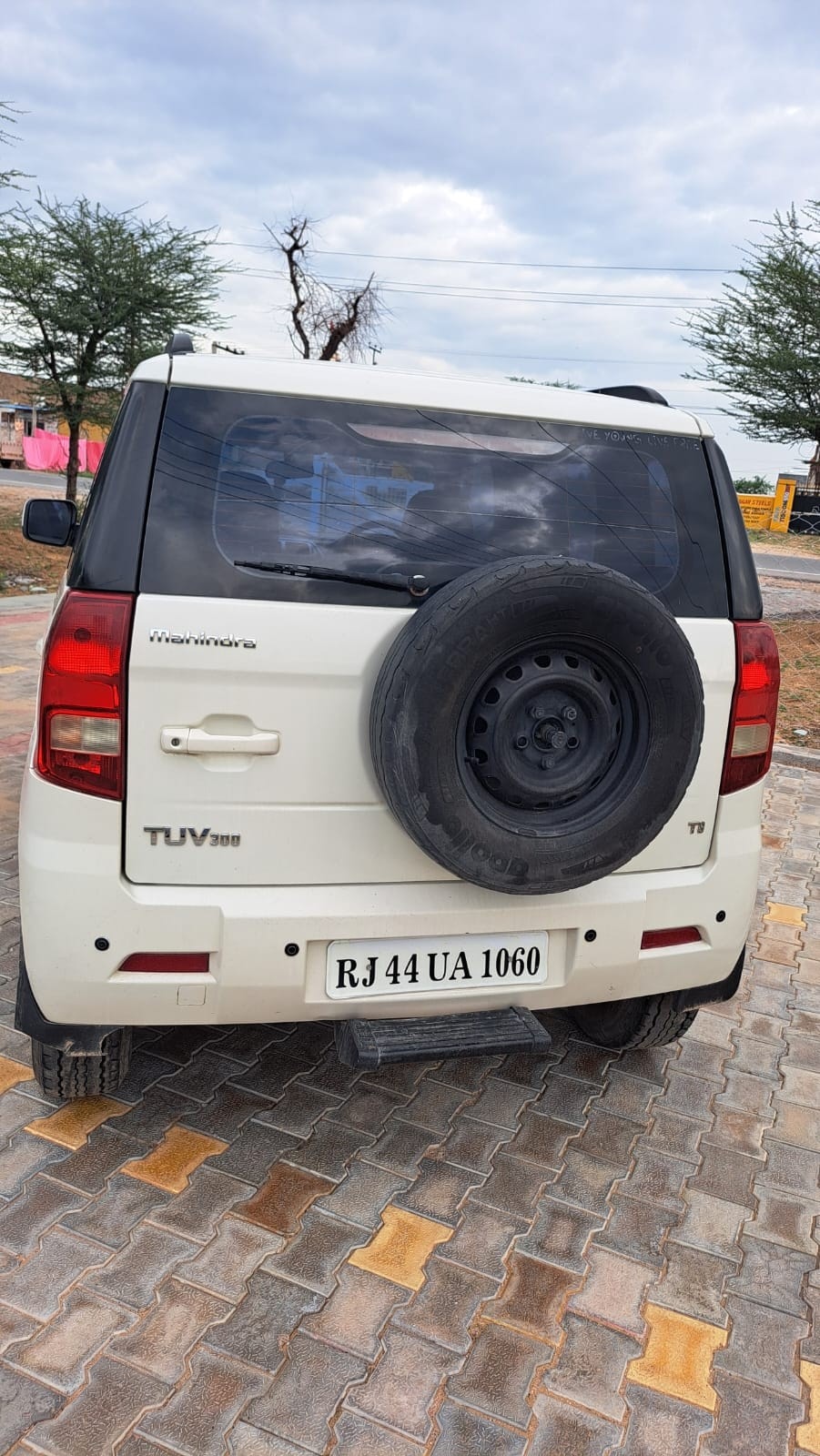 Used 2017 Mahindra TUV300 Used 2017 Mahindra TUV300