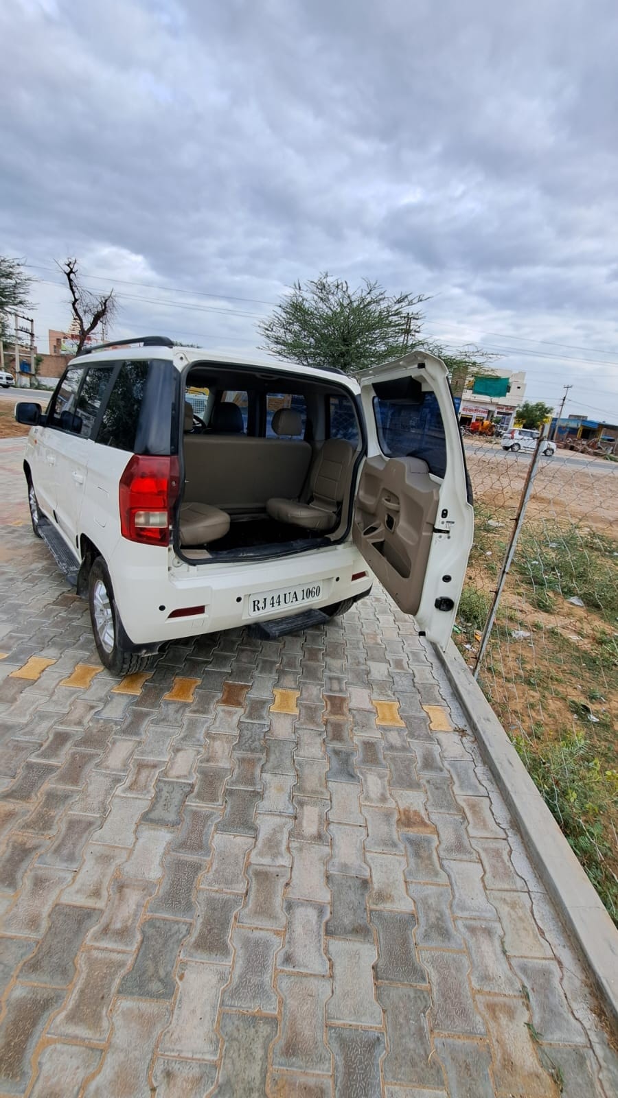 Used 2017 Mahindra TUV300 Used 2017 Mahindra TUV300