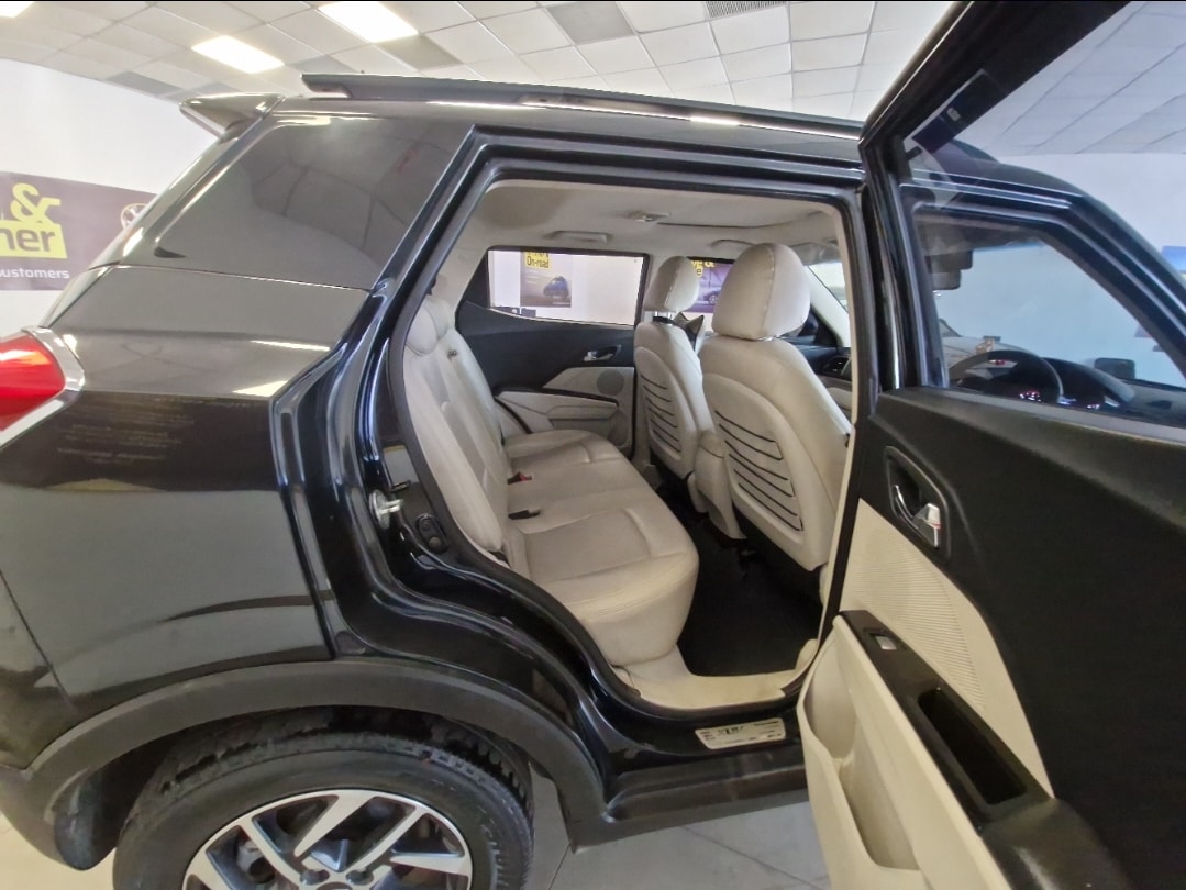 XUV300 image 17 XUV300 image 17