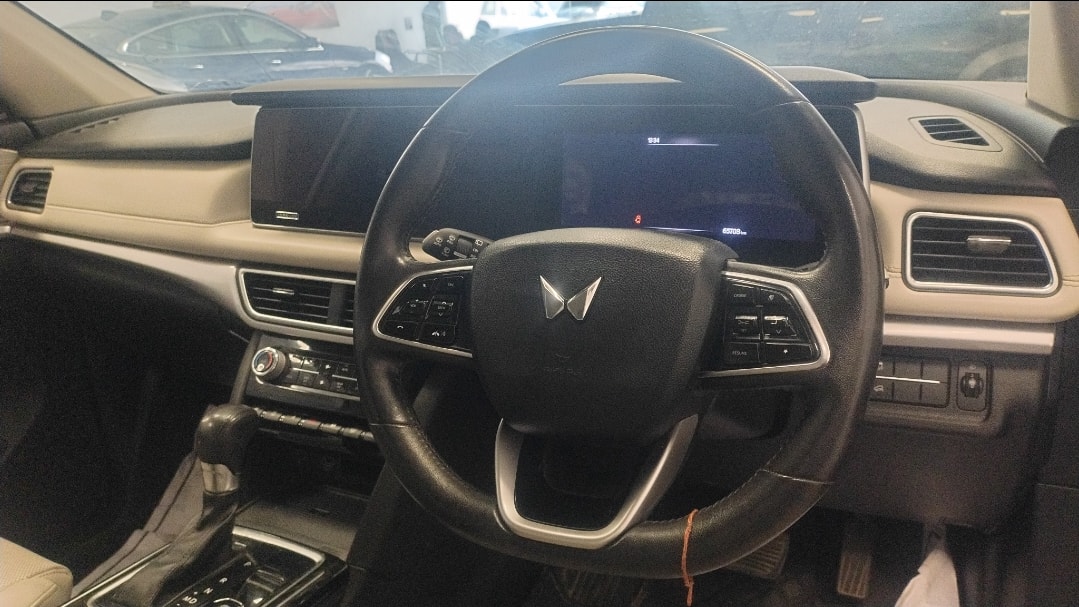 XUV700 image 9 XUV700 image 9