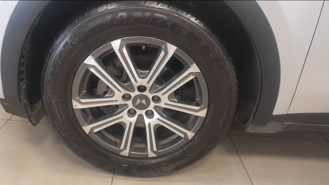 XUV700 image 7 XUV700 image 7