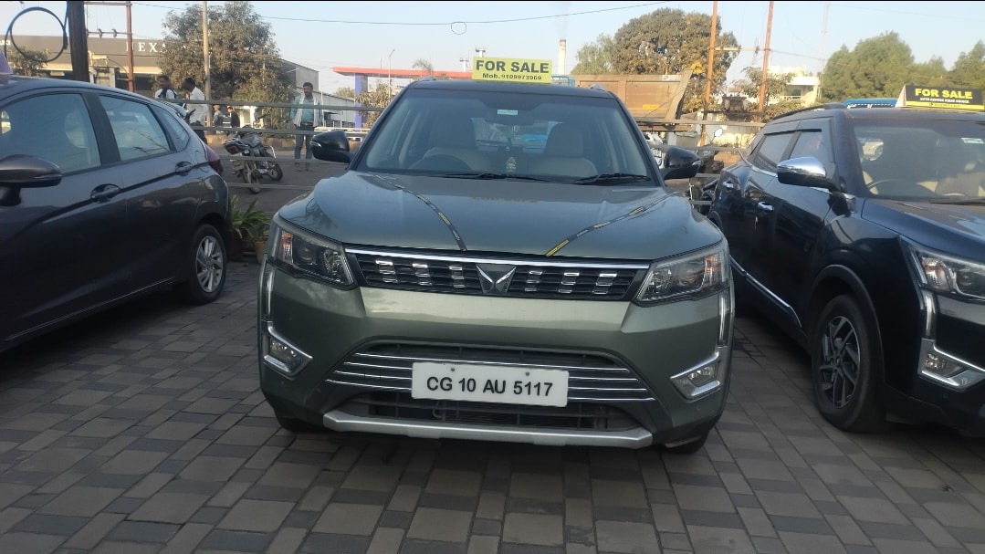 XUV300 image 2 XUV300 image 2