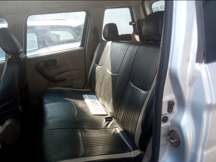 TUV300 image 12 TUV300 image 12