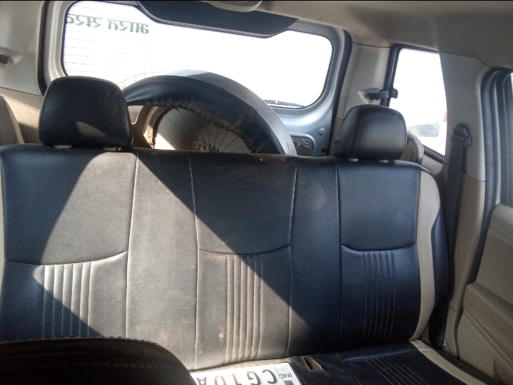 TUV300 image 10 TUV300 image 10