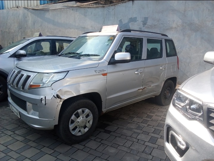 TUV300 image 1 TUV300 image 1