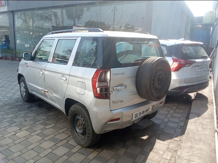 TUV300 image 2 TUV300 image 2