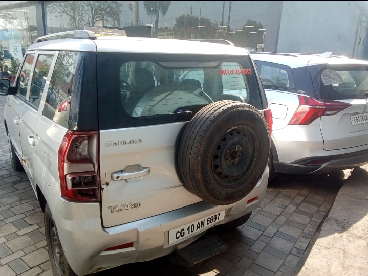 TUV300 image 3 TUV300 image 3