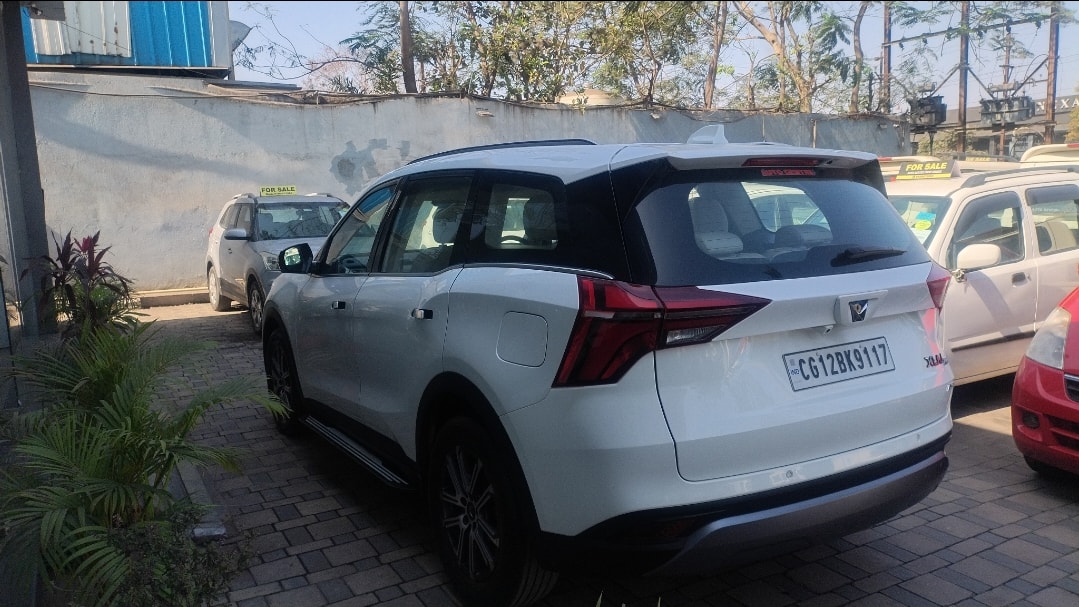 XUV700 image 3 XUV700 image 3