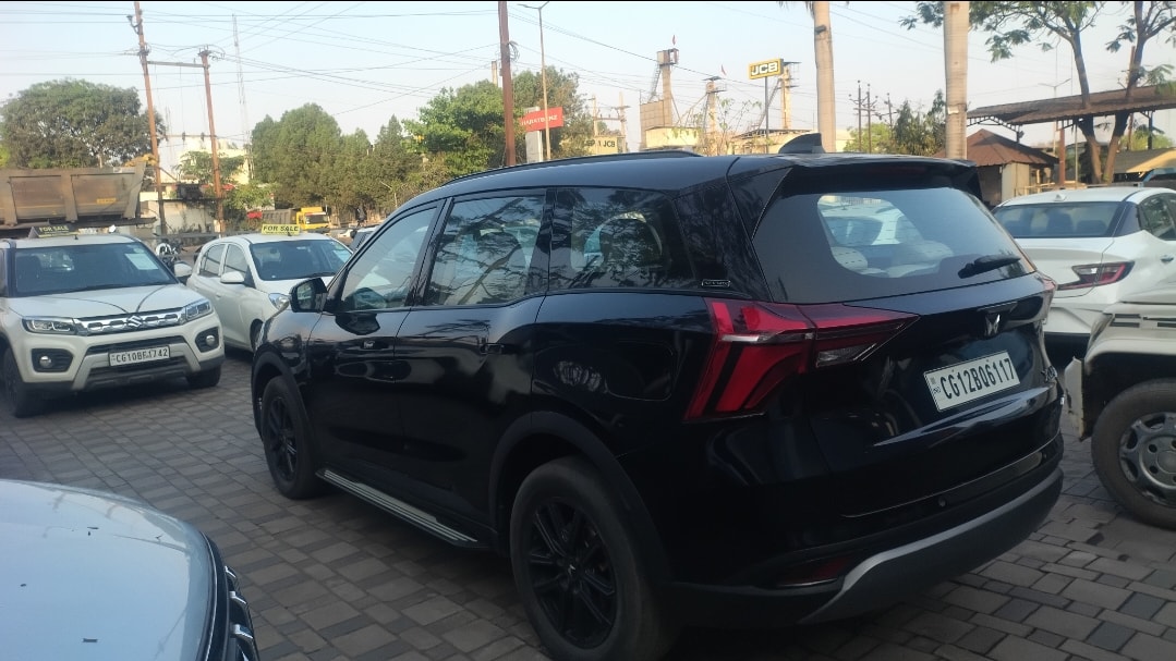 XUV700 image 3 XUV700 image 3