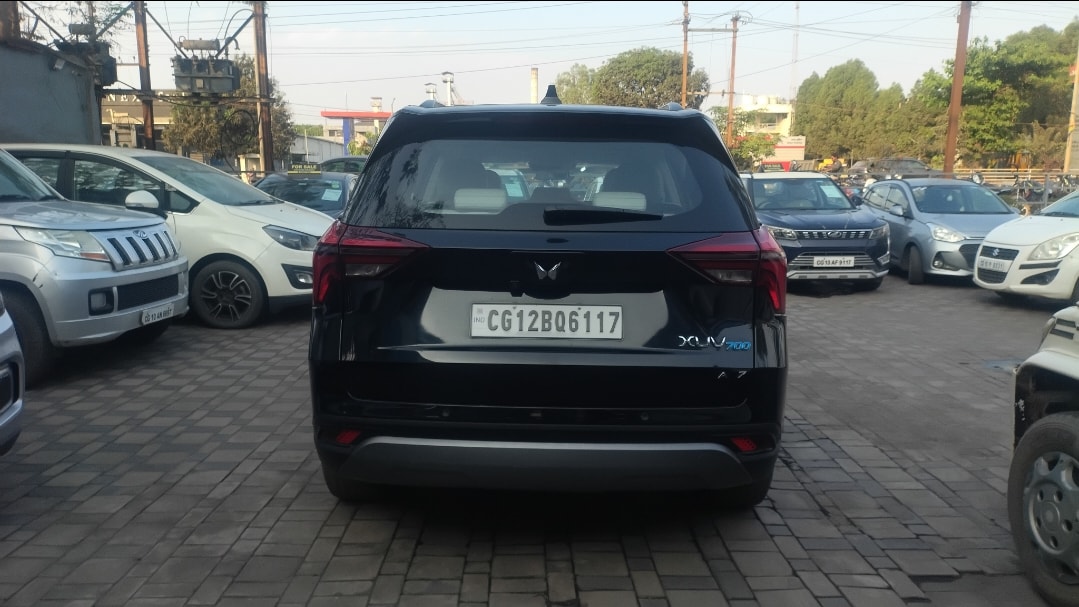 XUV700 image 4 XUV700 image 4