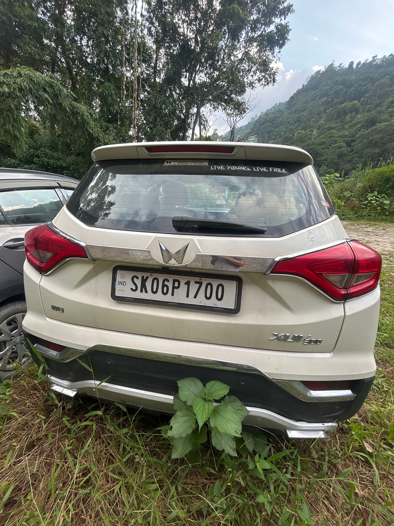 XUV300 image 4 XUV300 image 4