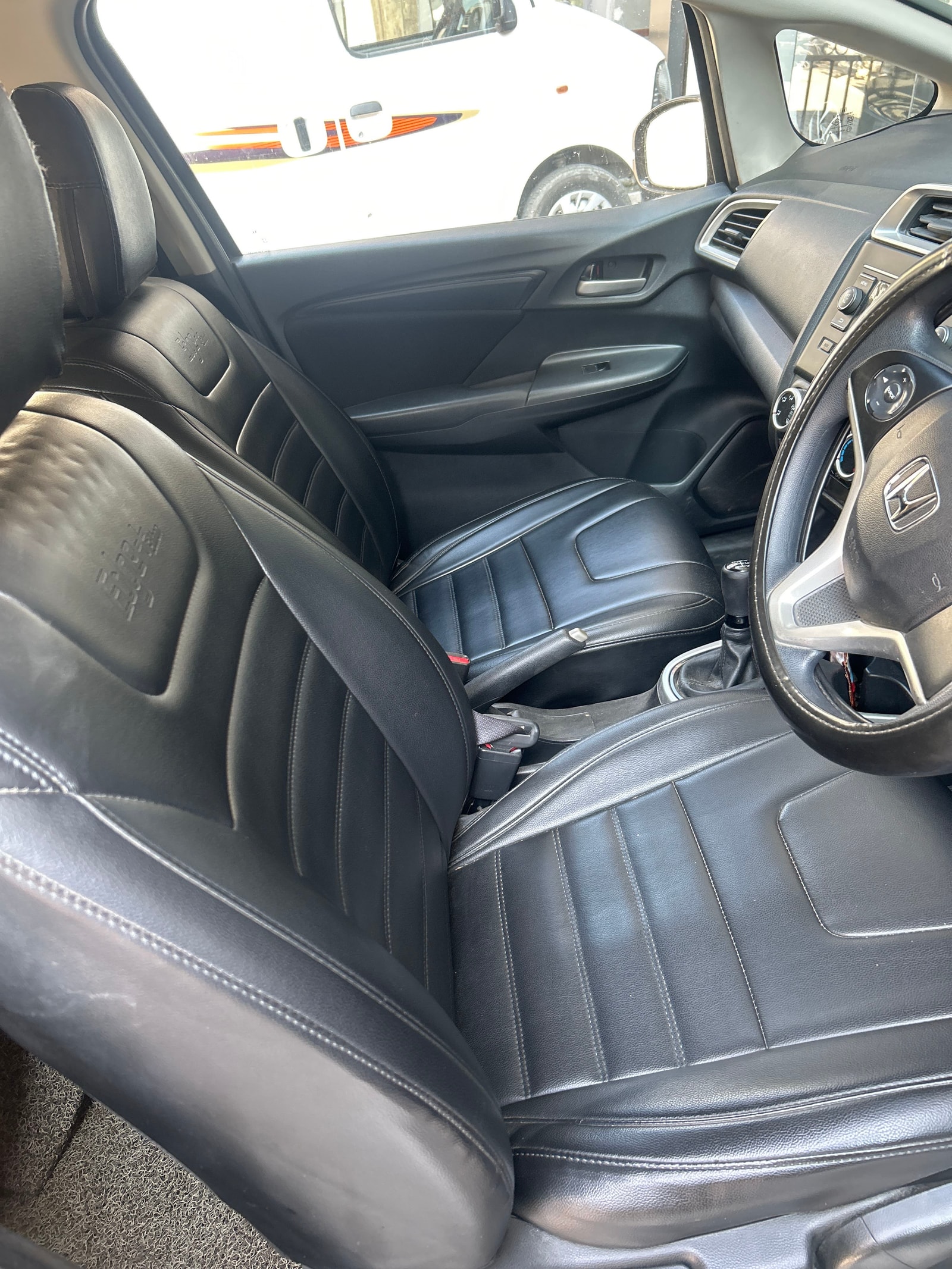 WR-V image 13 WR-V image 13