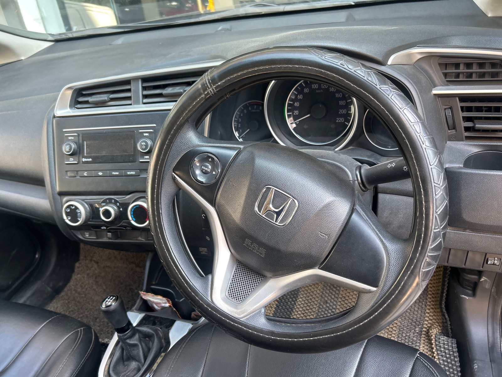 WR-V image 12 WR-V image 12