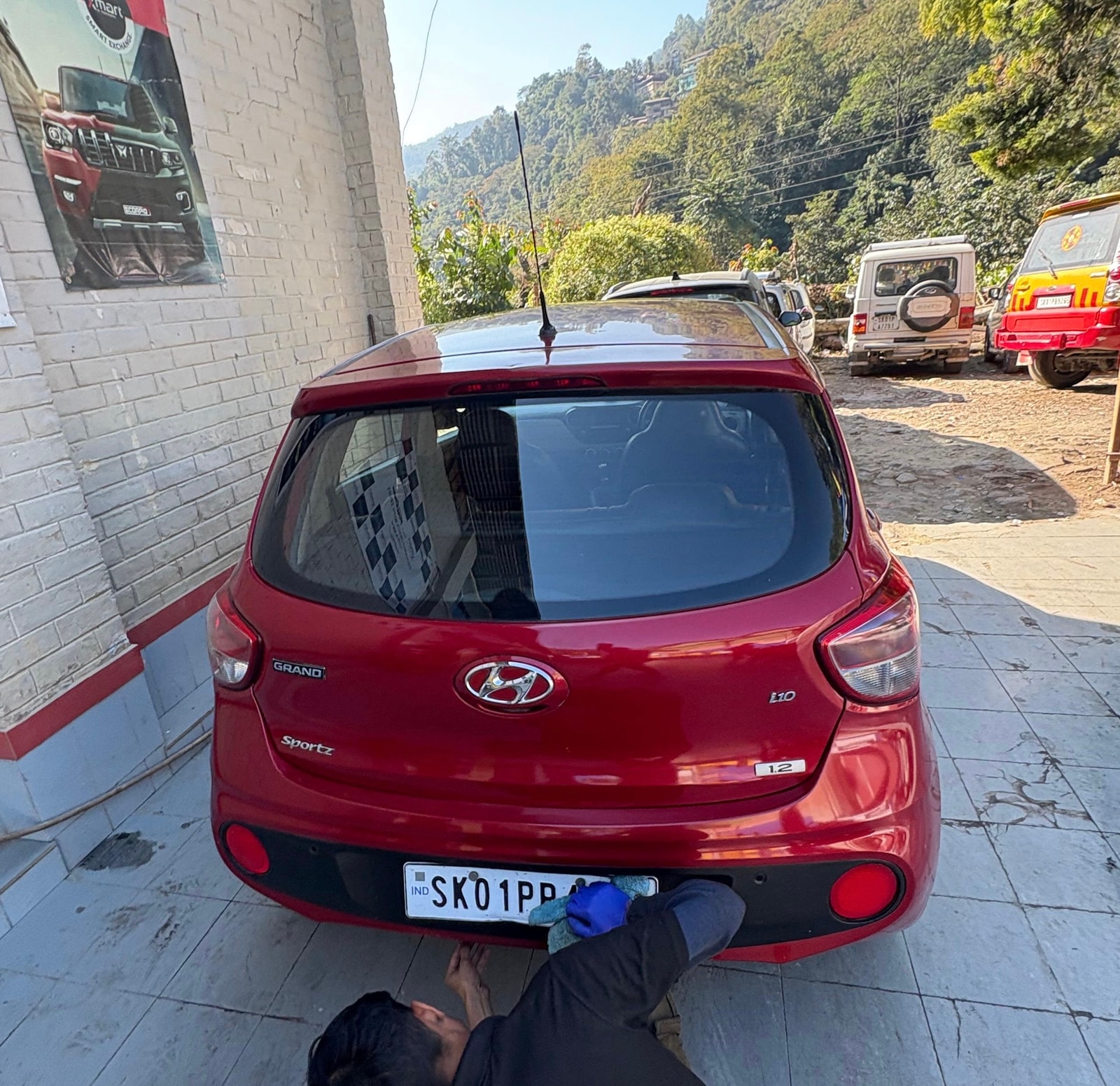 i10 image 2 i10 image 2