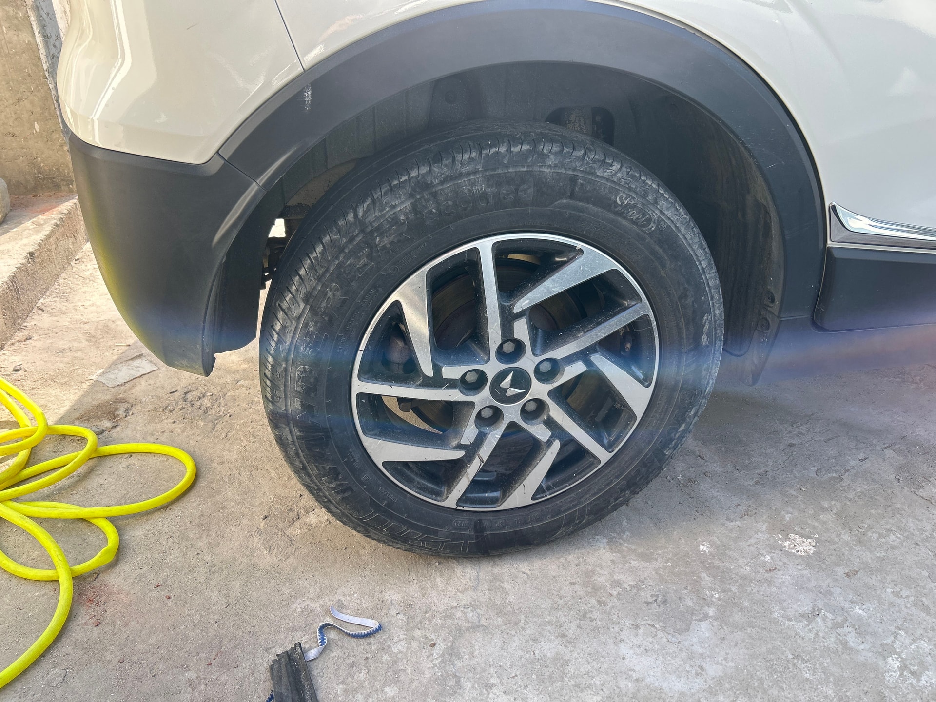 XUV300 image 9 XUV300 image 9