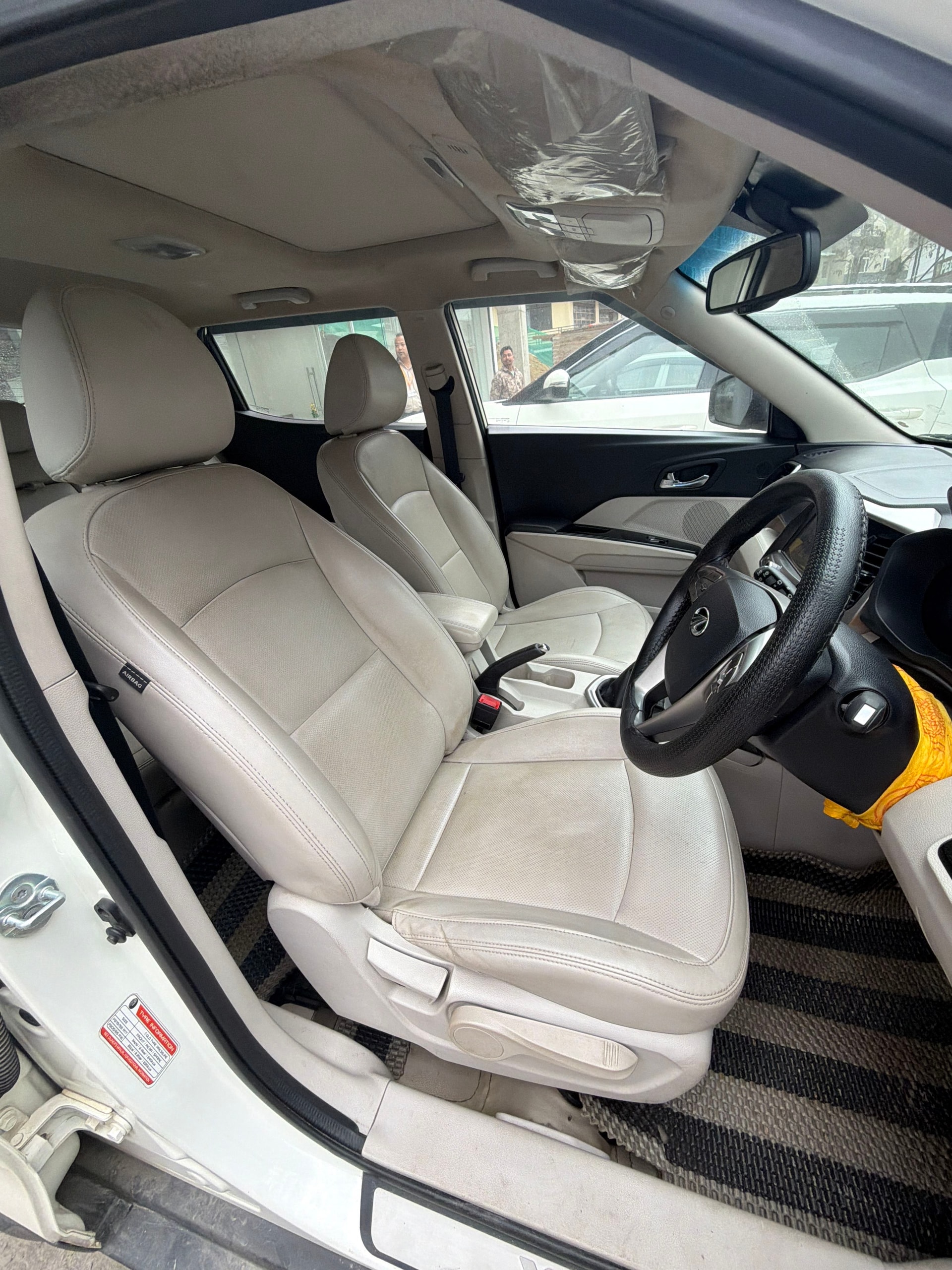 XUV300 image 14 XUV300 image 14