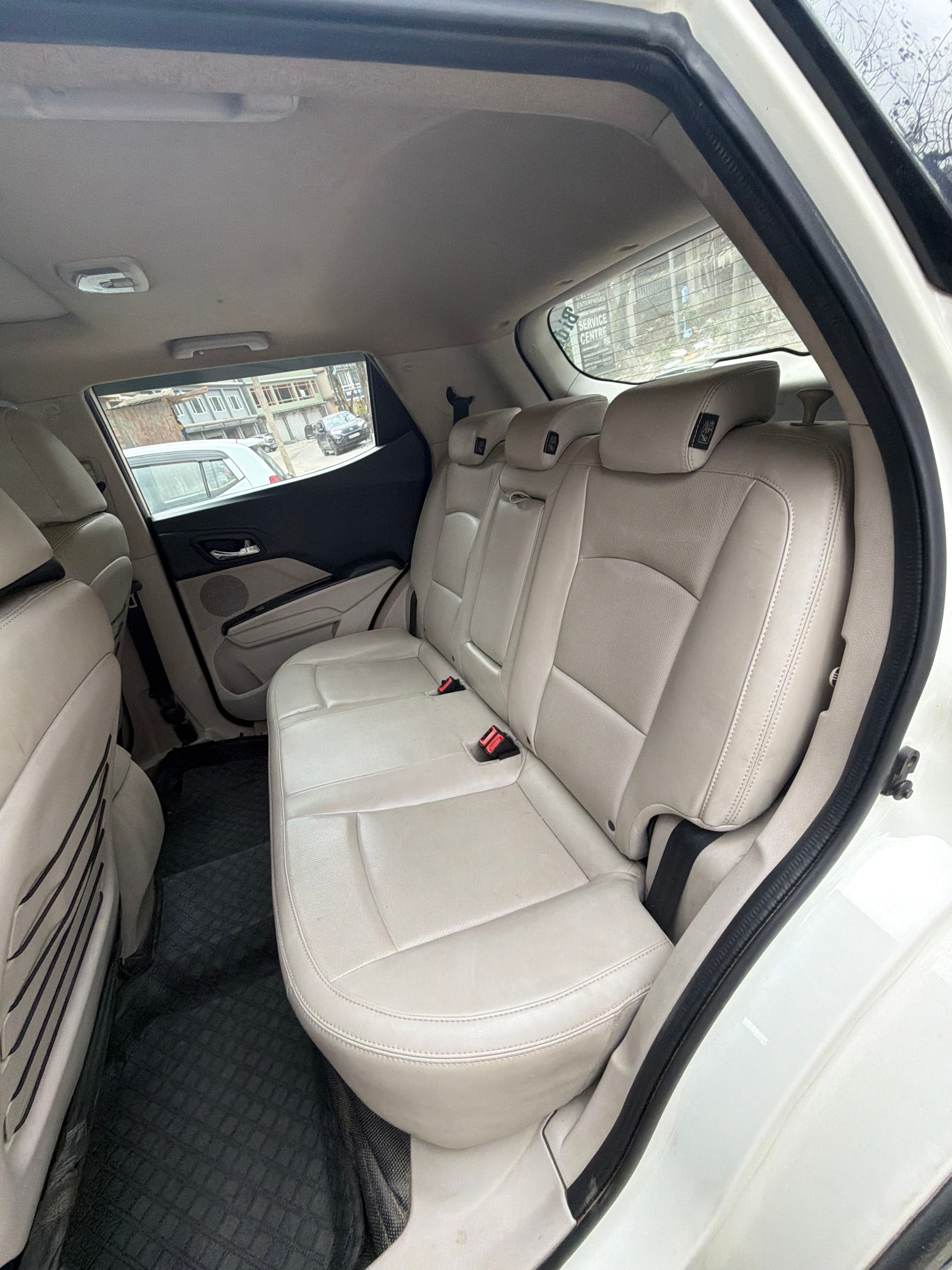 XUV300 image 15 XUV300 image 15