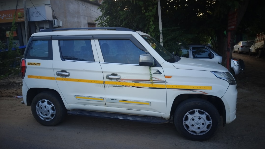 TUV300 image 6 TUV300 image 6