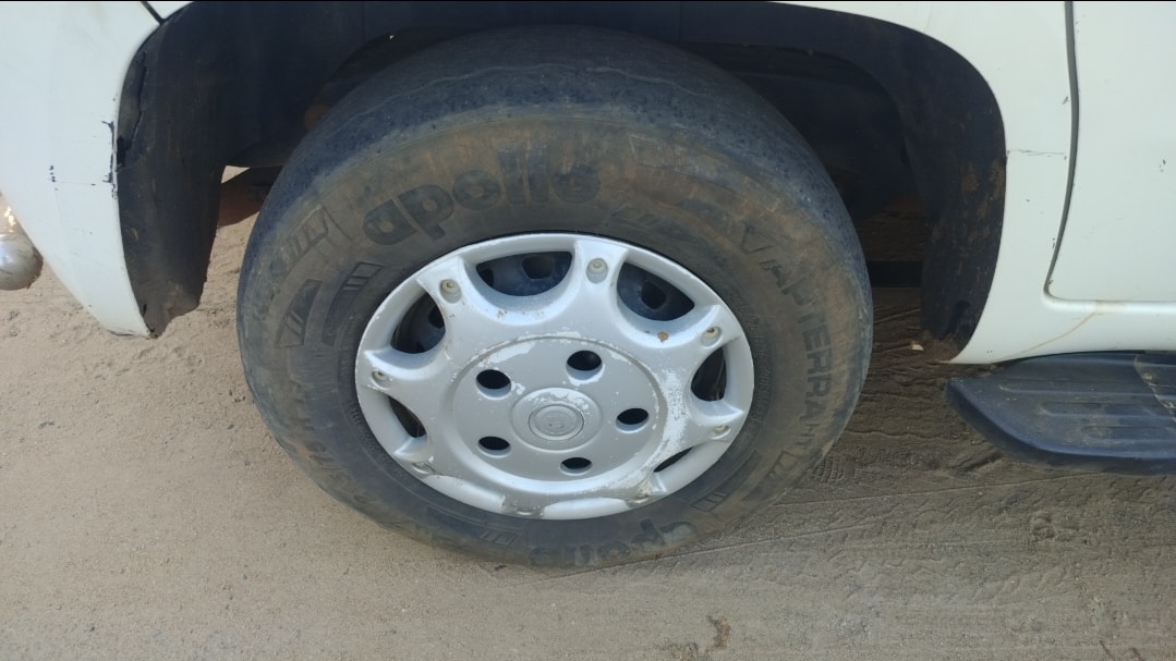 TUV300 image 9 TUV300 image 9