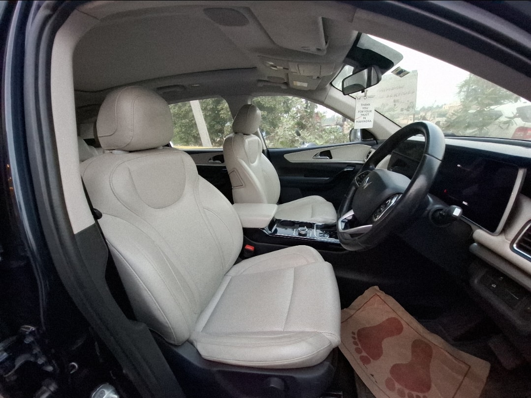 Used 2021 Mahindra XUV700 Used 2021 Mahindra XUV700