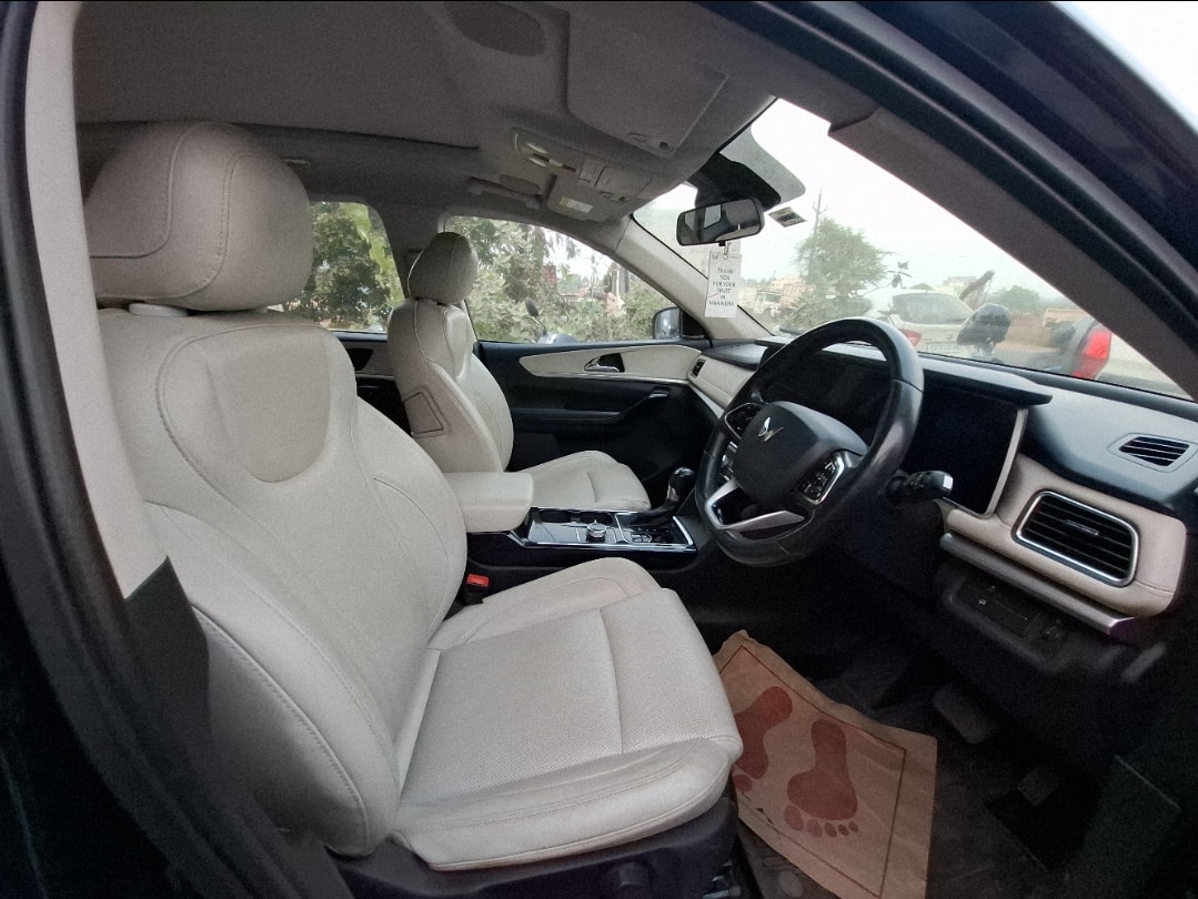 Used 2021 Mahindra XUV700 Used 2021 Mahindra XUV700