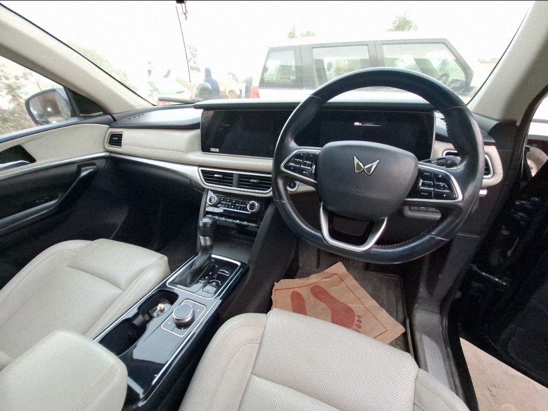 Used 2021 Mahindra XUV700 Used 2021 Mahindra XUV700