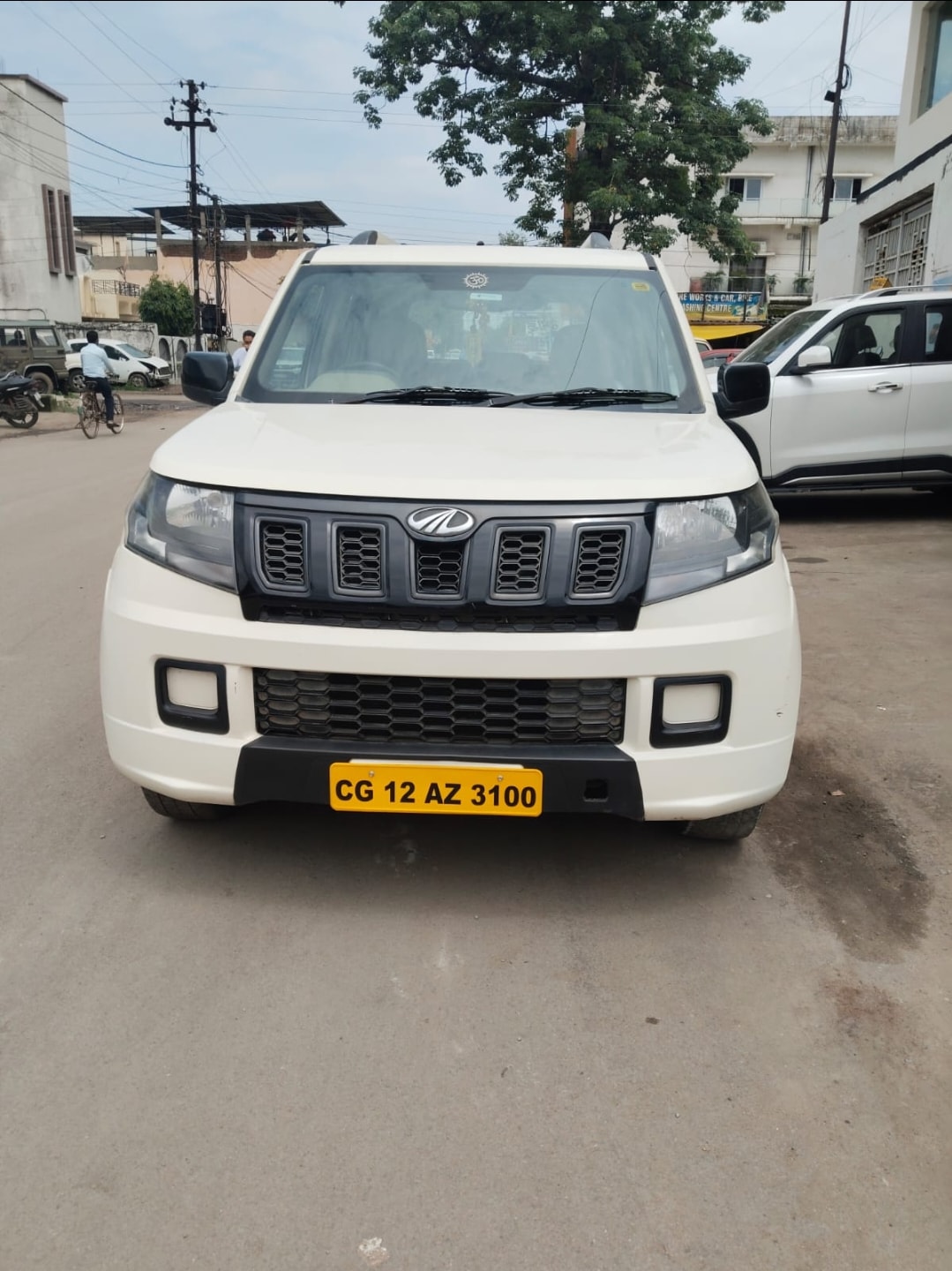 TUV300 image 8 TUV300 image 8