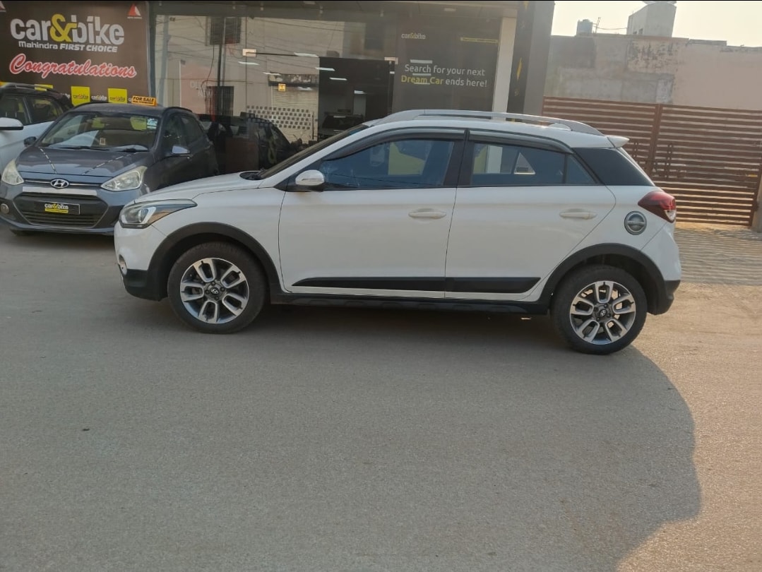 i20 Active image 2 i20 Active image 2