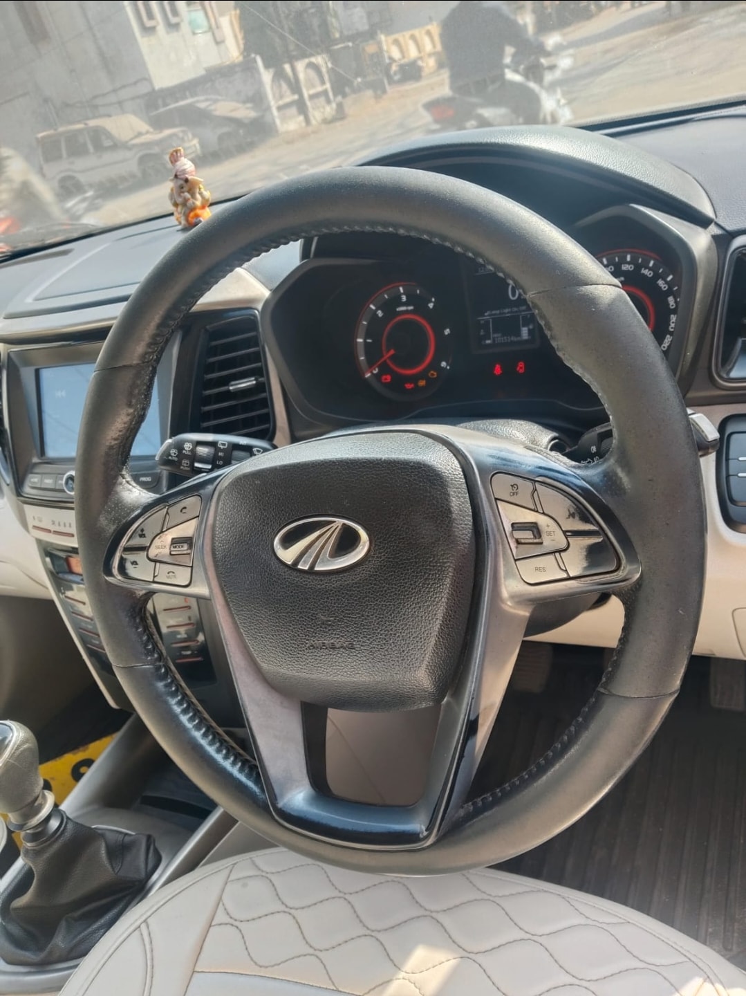 XUV300 image 12 XUV300 image 12