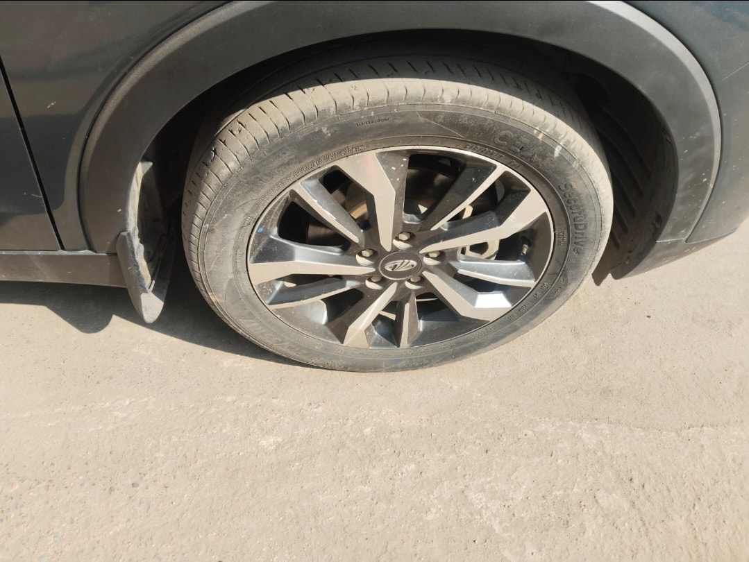 XUV300 image 9 XUV300 image 9