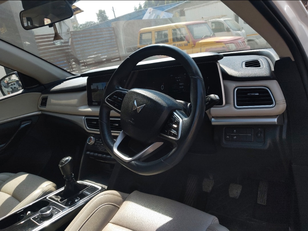 XUV700 image 11 XUV700 image 11