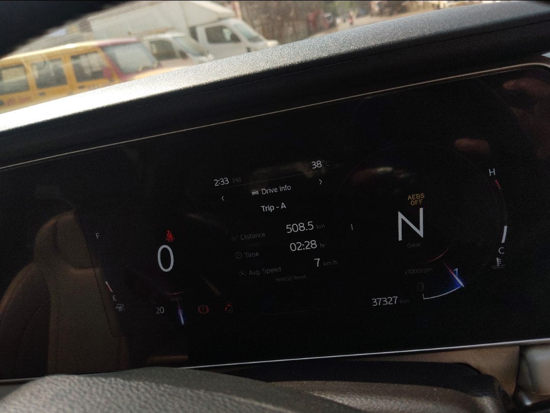 XUV700 image 10 XUV700 image 10