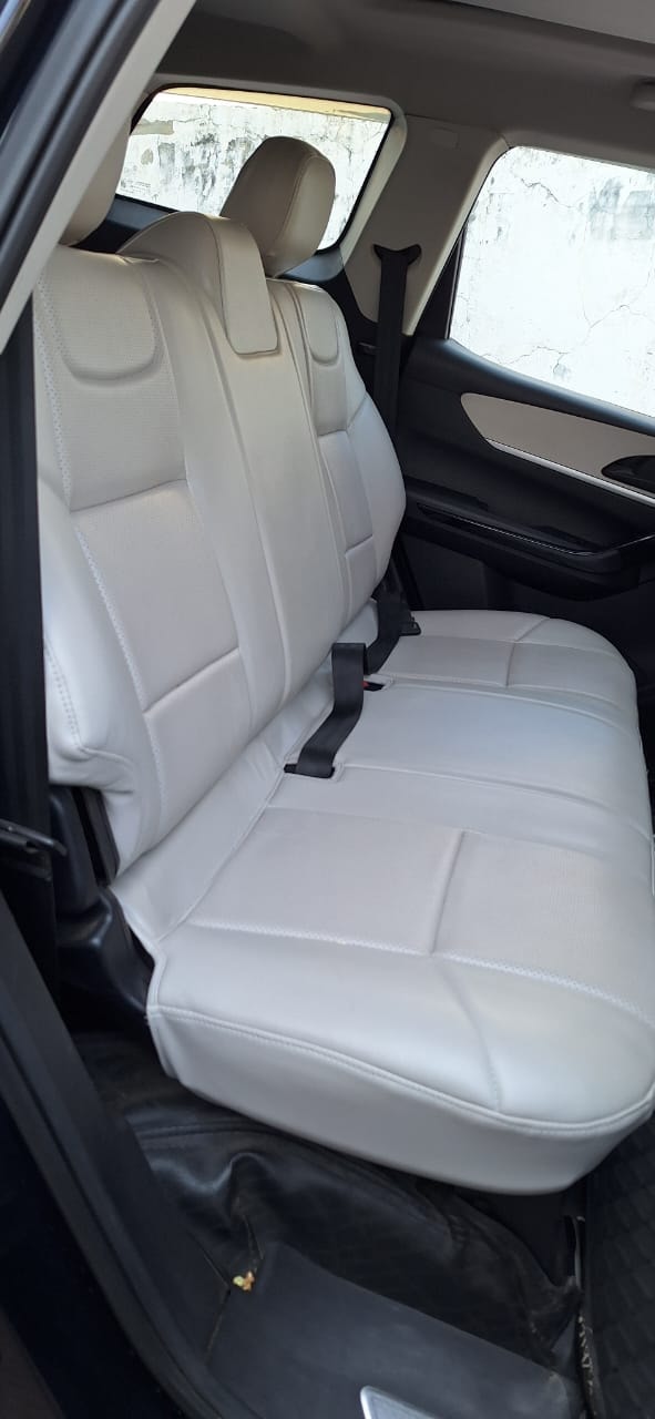 Used 2022 Mahindra XUV700 Used 2022 Mahindra XUV700