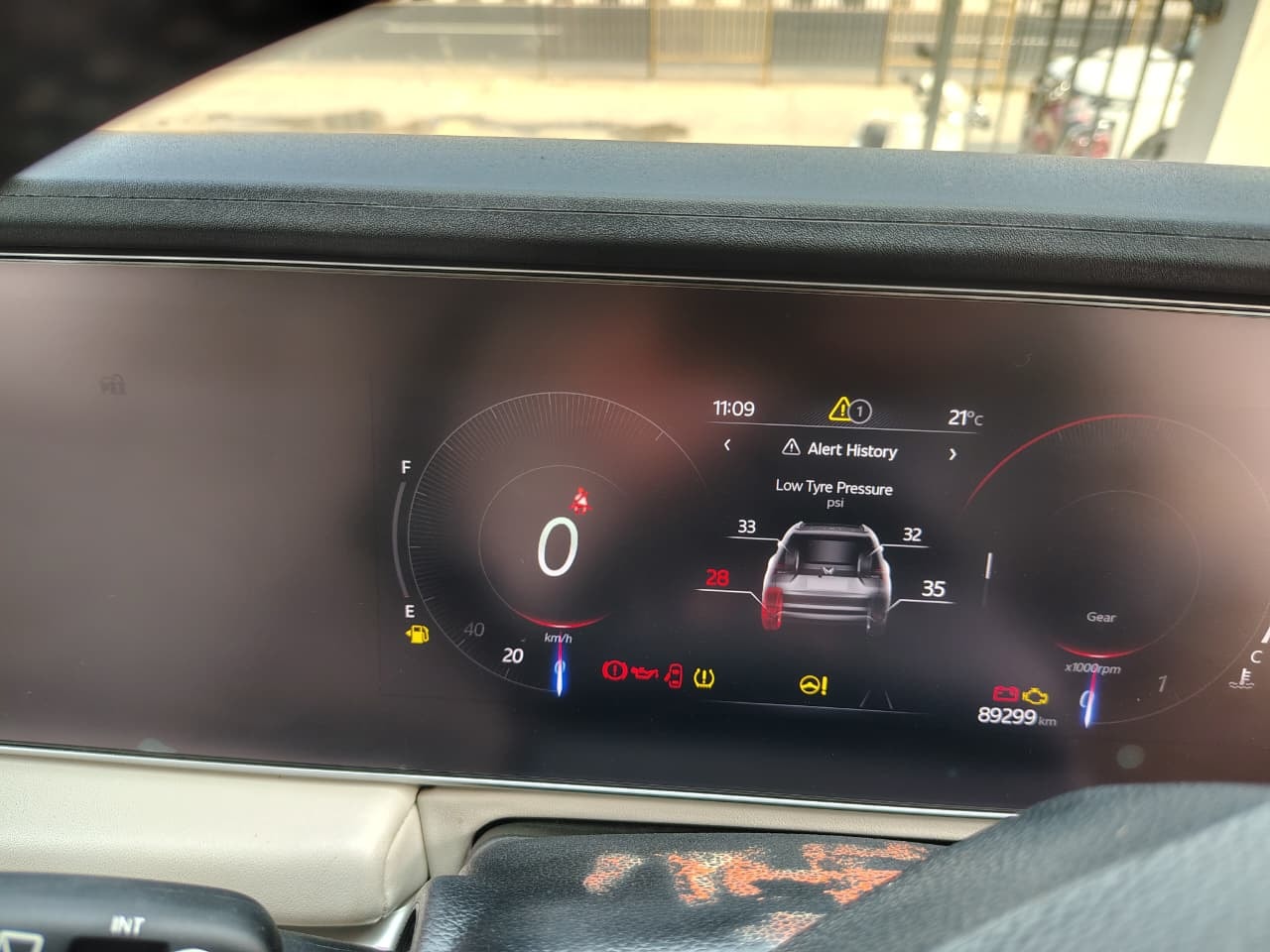 XUV700 image 7 XUV700 image 7