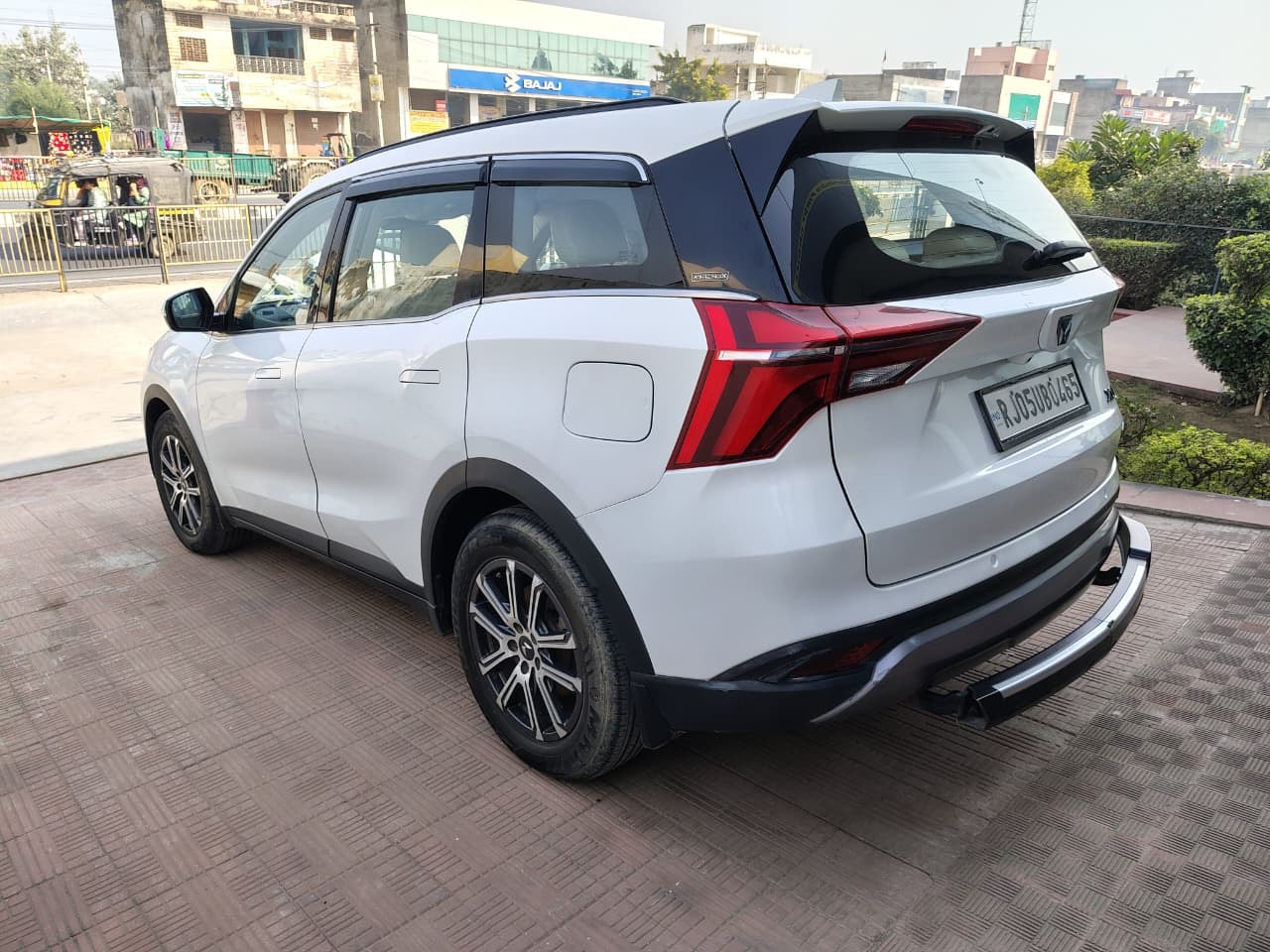 XUV700 image 2 XUV700 image 2