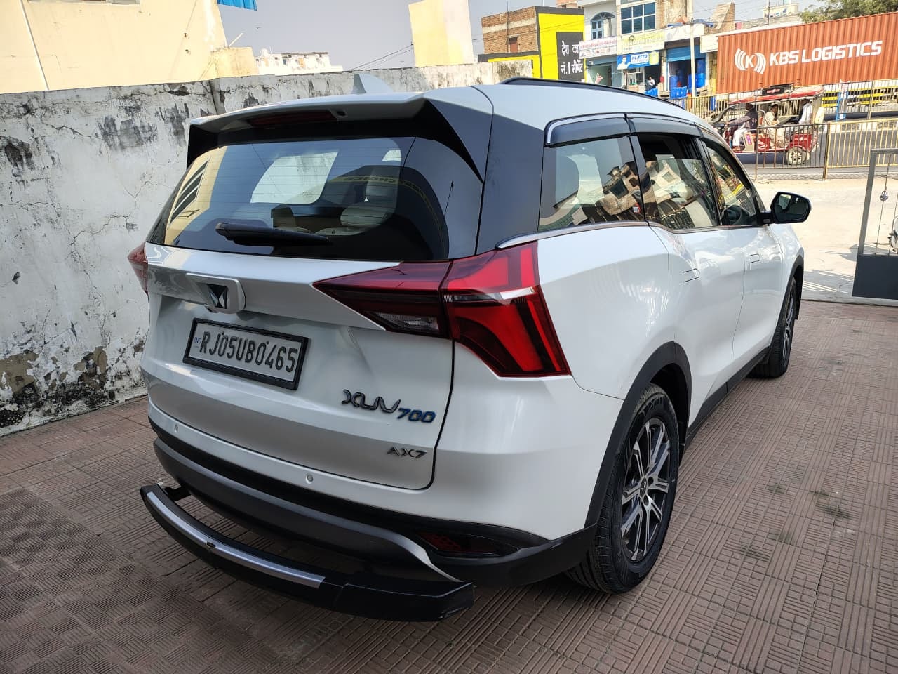 XUV700 image 4 XUV700 image 4