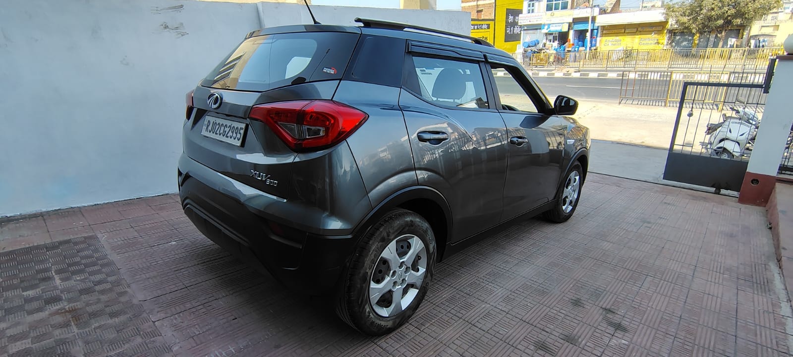 Used 2022 Mahindra XUV300 Used 2022 Mahindra XUV300