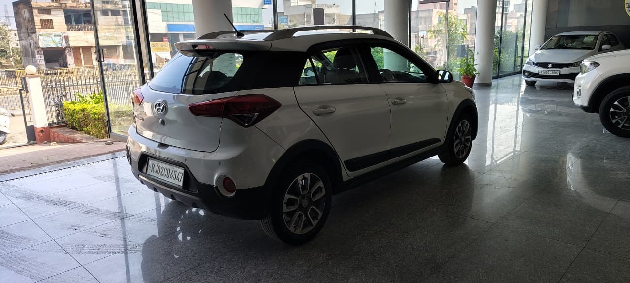 i20 Active image 4 i20 Active image 4