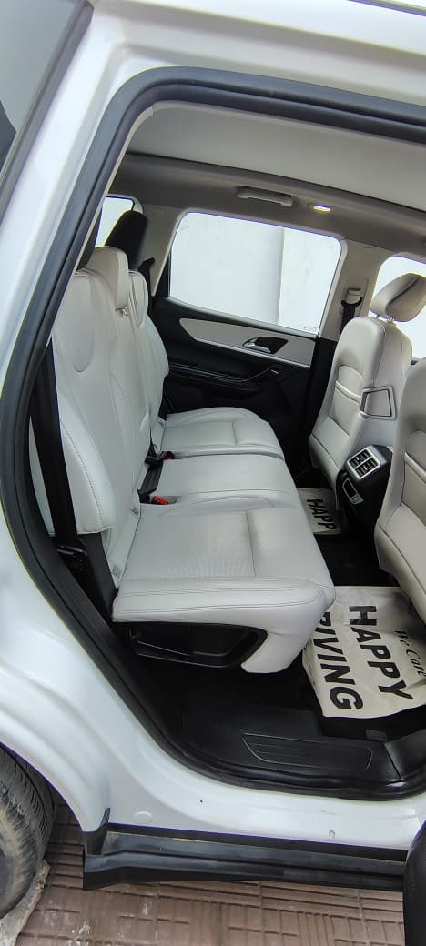 XUV700 image 11 XUV700 image 11