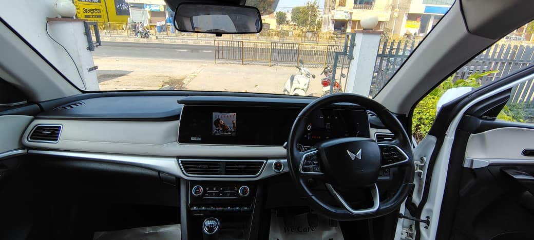 XUV700 image 9 XUV700 image 9