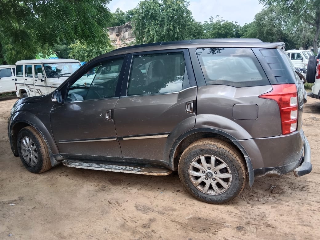 XUV500 image 1 XUV500 image 1