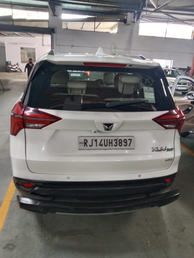 Used 2022 Mahindra XUV700 Used 2022 Mahindra XUV700